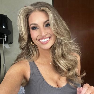 Is Stephanie Mead Married?