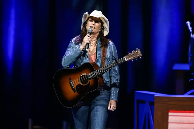 Is Terri Clark Married?